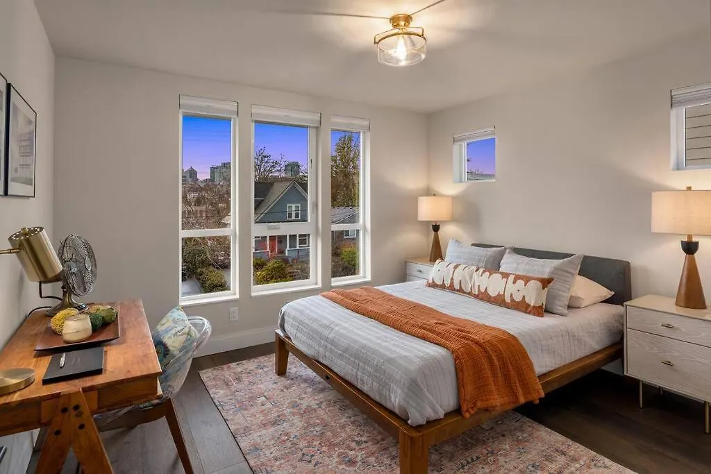 New House In Peaceful And Trendy Central District Seattle Stany Zjednoczone Ameryki