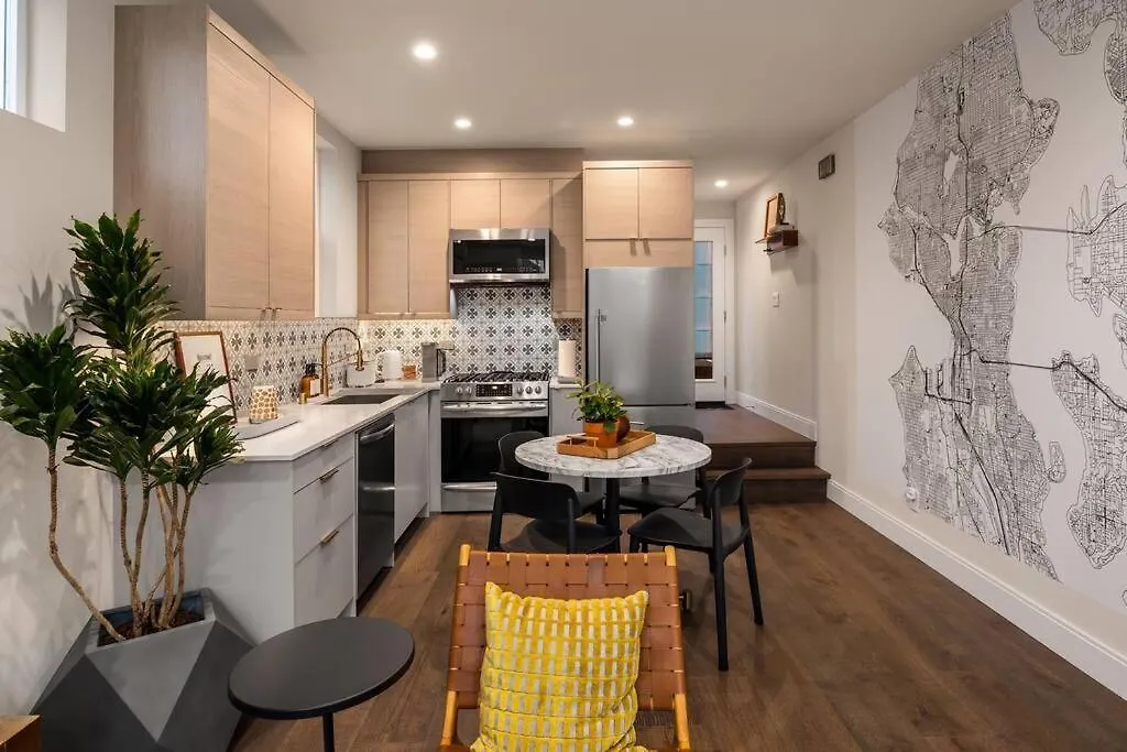 New House In Peaceful And Trendy Central District Seattle