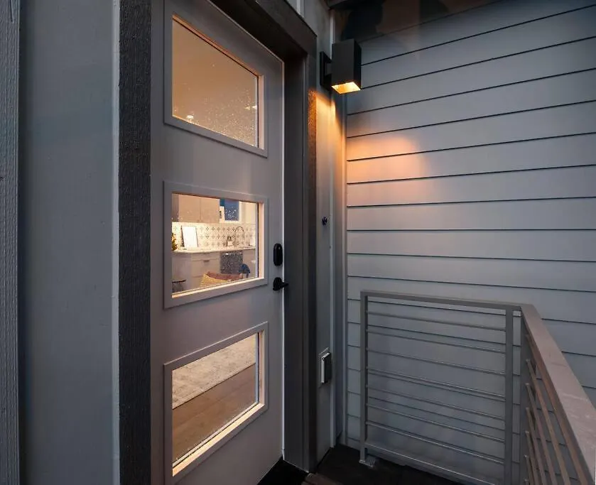 New House In Peaceful And Trendy Central District Seattle 0*,